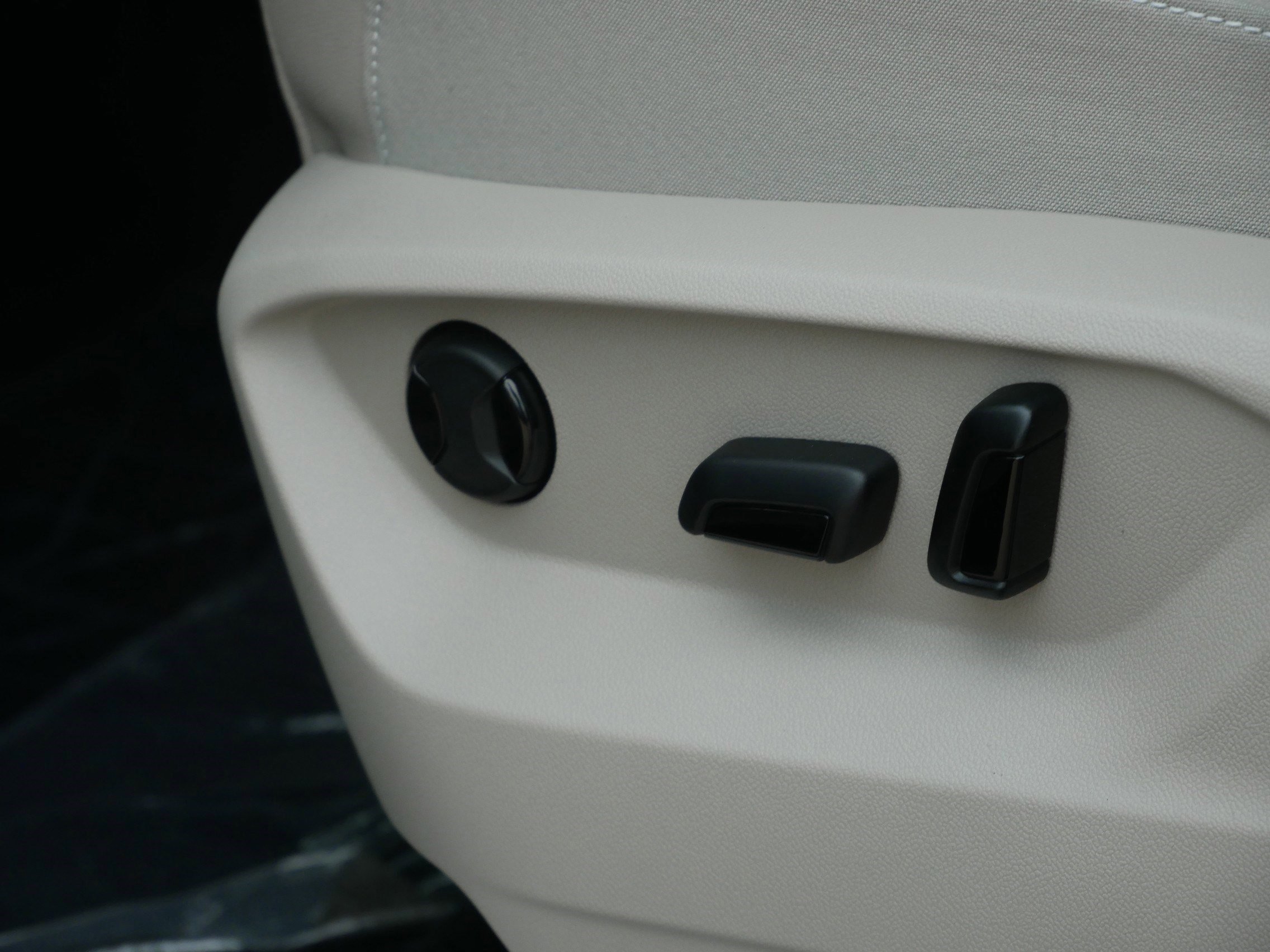 2026 Volkswagen Atlas SE Technology photo 4