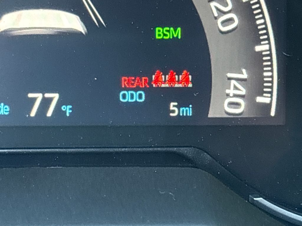 2025 Toyota RAV4 Hybrid XLE photo 16