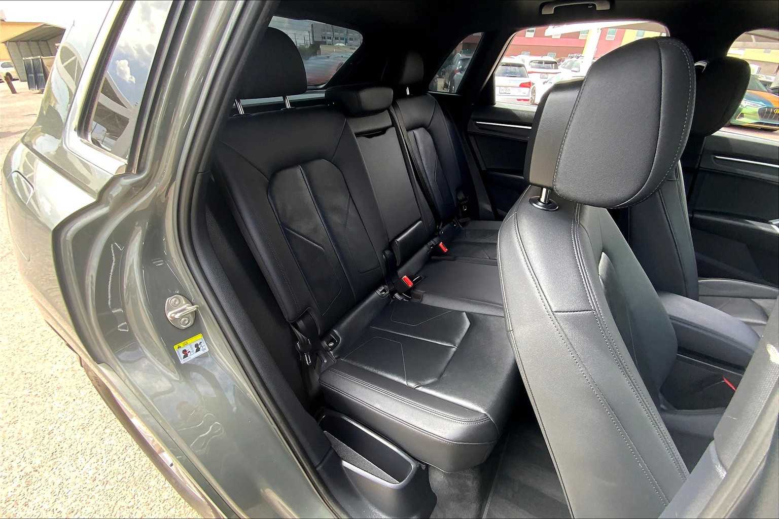2022 Audi Q3 S line Premium Plus 45 TFSI photo 17
