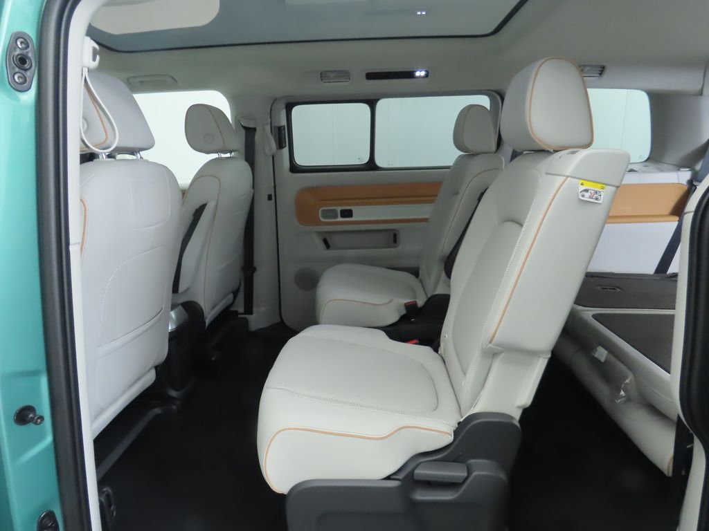 2025 Volkswagen ID. Buzz Pro Plus photo 20