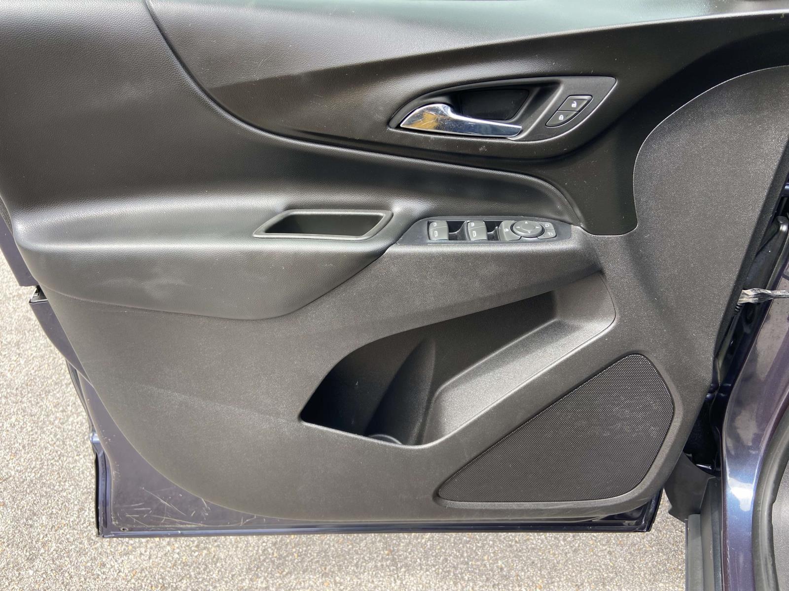 2019 Chevrolet Equinox LT photo 3