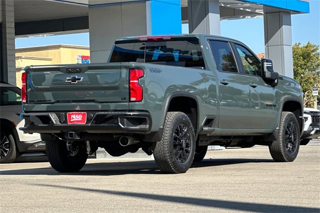 2025 Chevrolet Silverado 2500HD LT photo 4