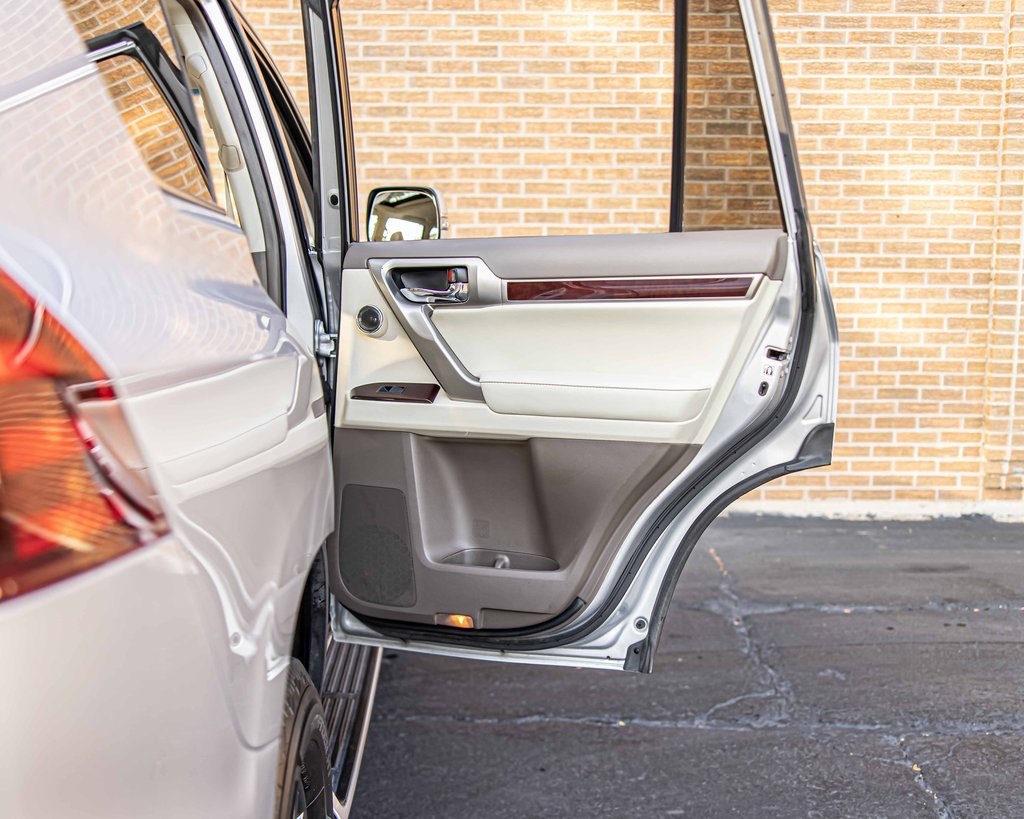 2017 LEXUS GX - Image 42