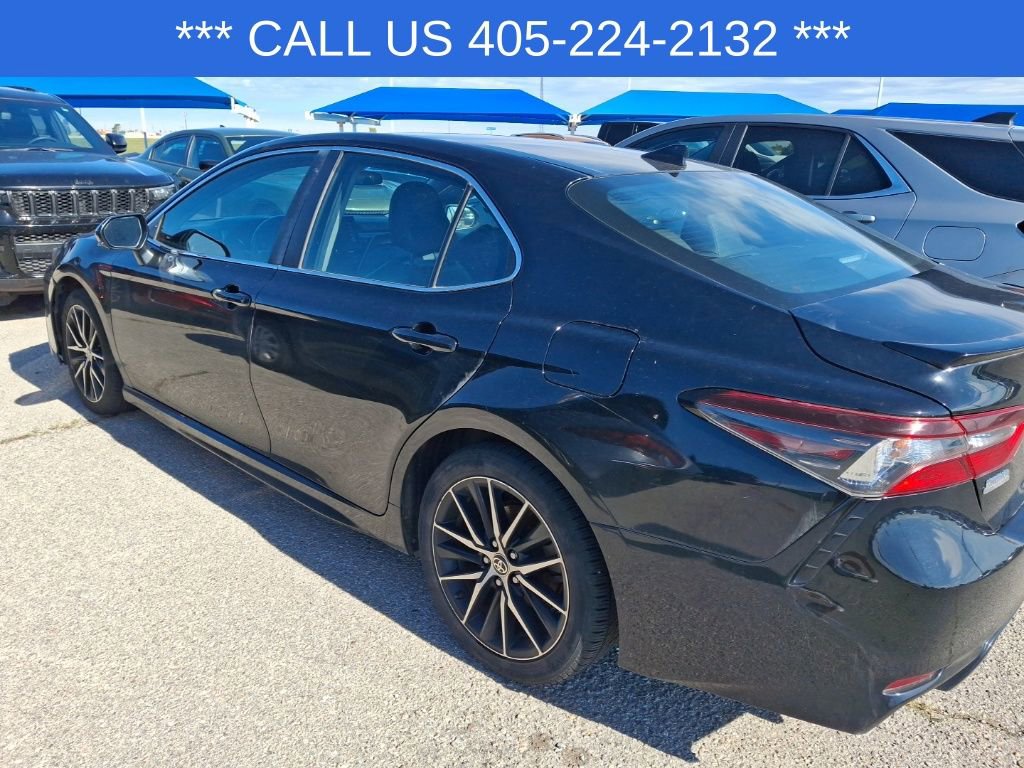 2021 Toyota Camry SE photo 17