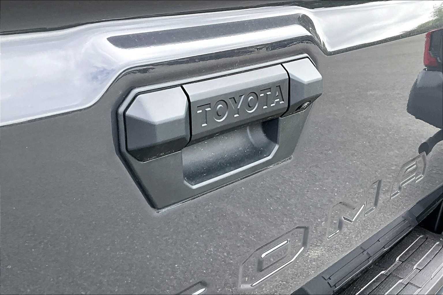 2025 Toyota Tacoma TRD Off-Road 4x4 Double Cab photo 14