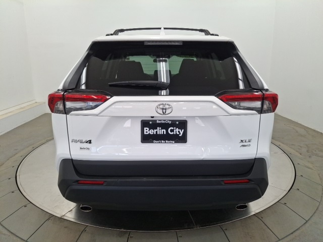 2023 Toyota RAV4 XLE photo 6