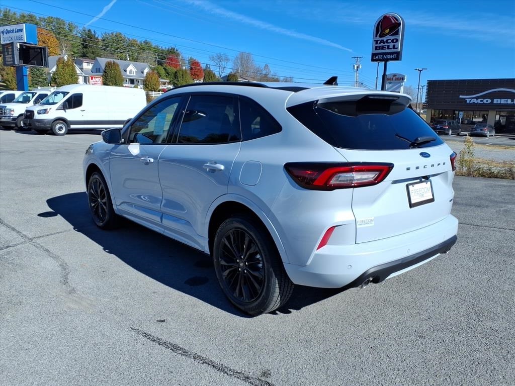 2026 Ford Escape ST-Line Elite photo 3