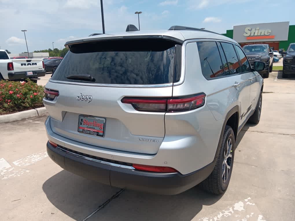 2025 Jeep Grand Cherokee Limited photo 2