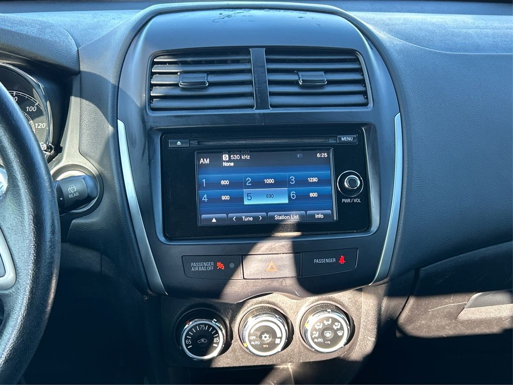 2014 Mitsubishi Outlander Sport SE photo 15