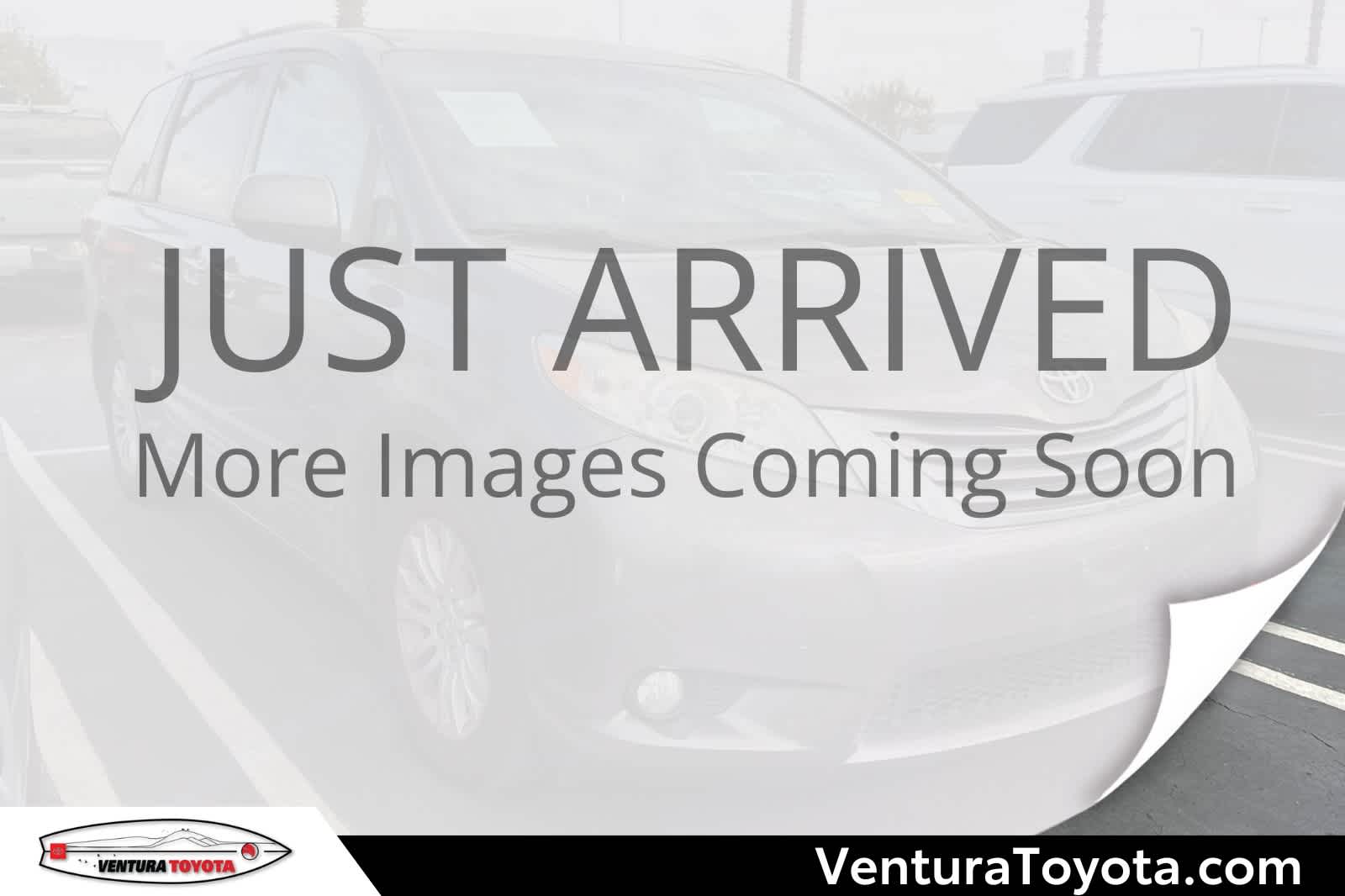 2017 Toyota Sienna XLE's photo