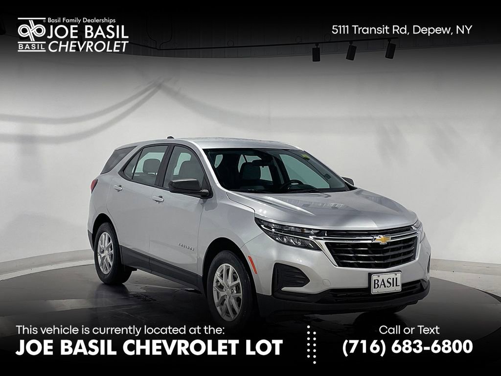2022 Chevrolet Equinox LS's photo