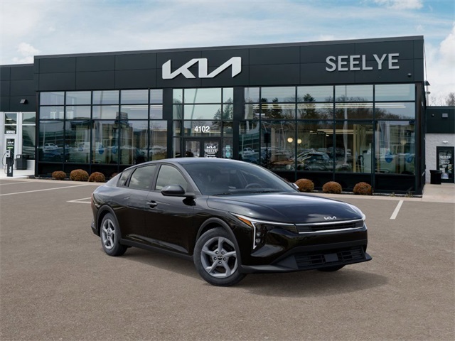 2025 Kia K4 LXS photo 8