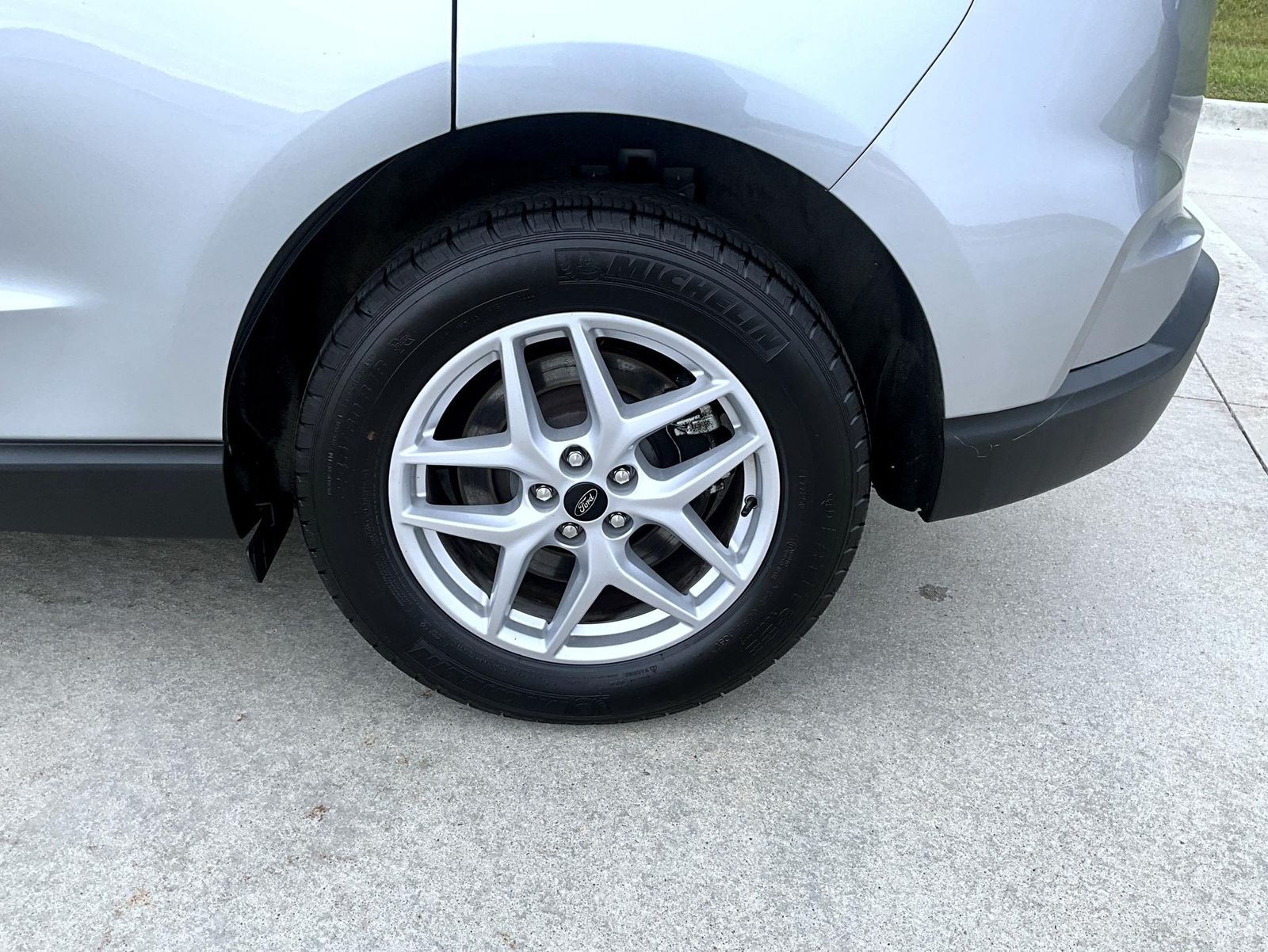 2024 Ford Edge SEL photo 22