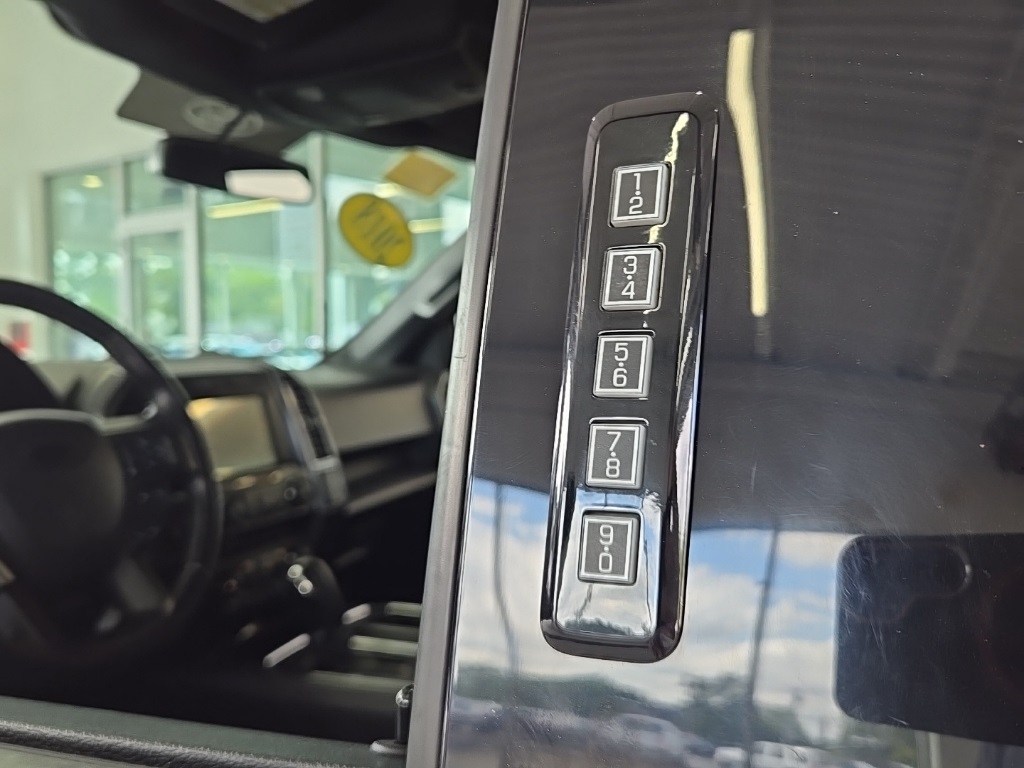 2018 Ford F-150 XLT photo 16