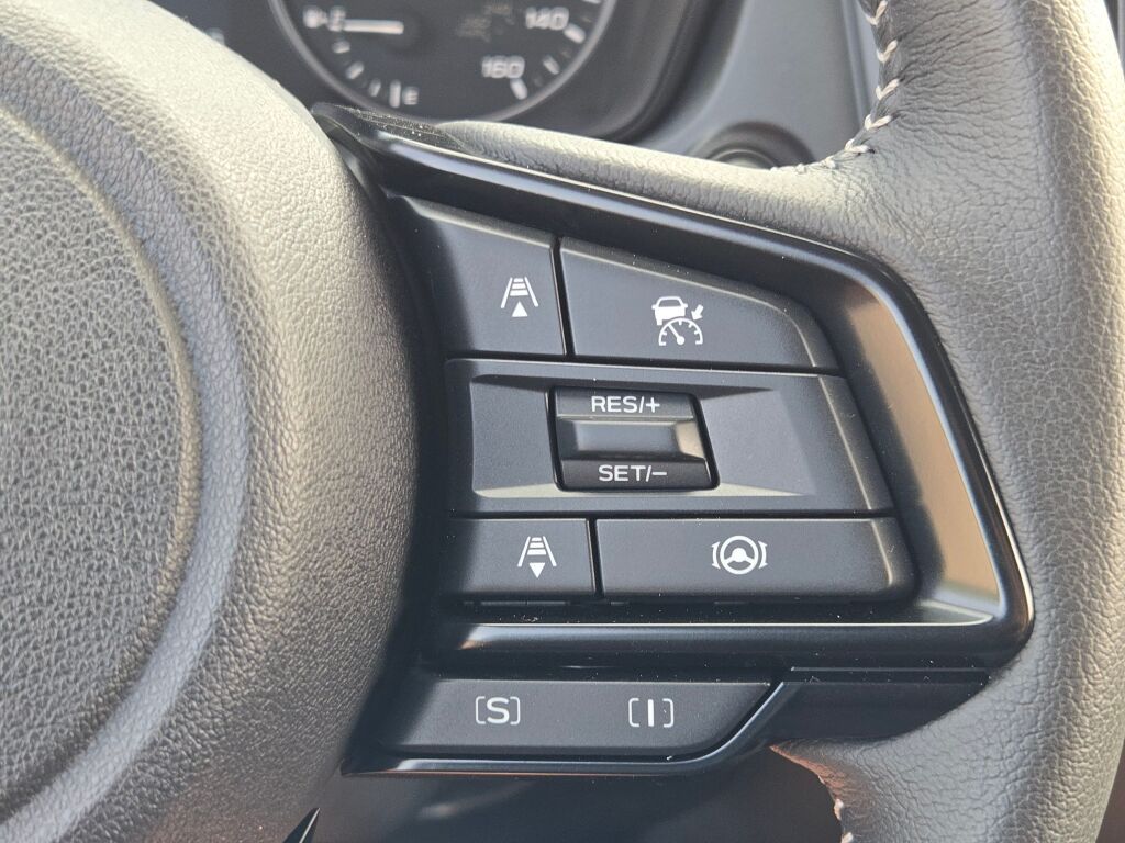 2025 Subaru Forester Premium photo 25