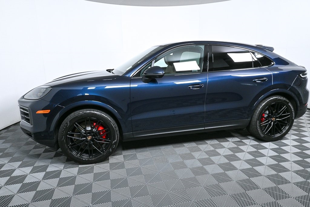 2025 Porsche Cayenne Coupe S photo 2