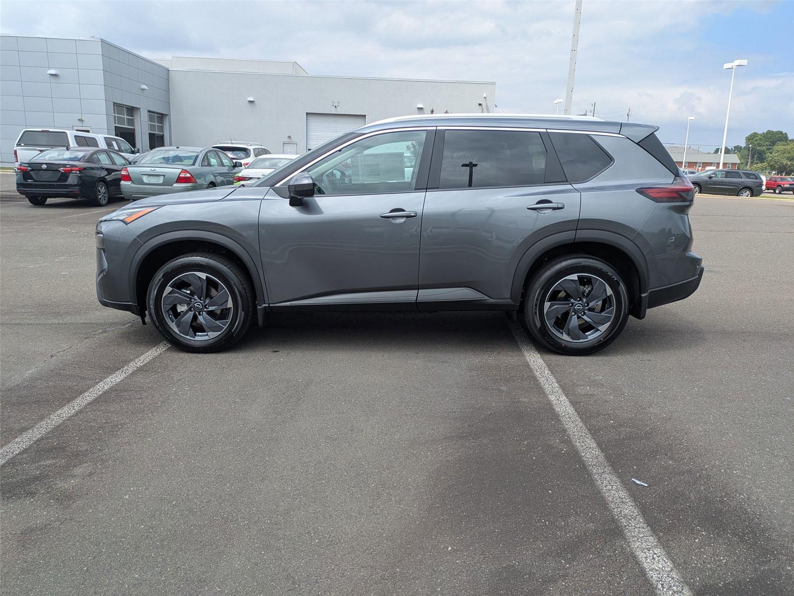 2026 Nissan Rogue SV photo 7