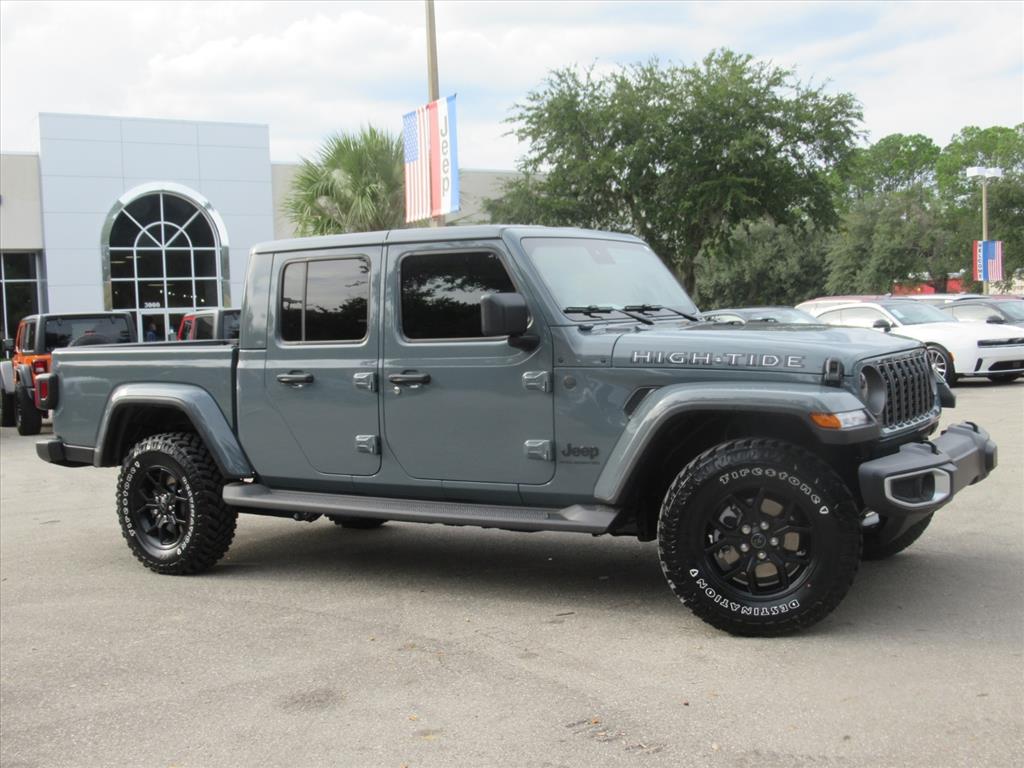 2025 Jeep Gladiator Sport photo 2