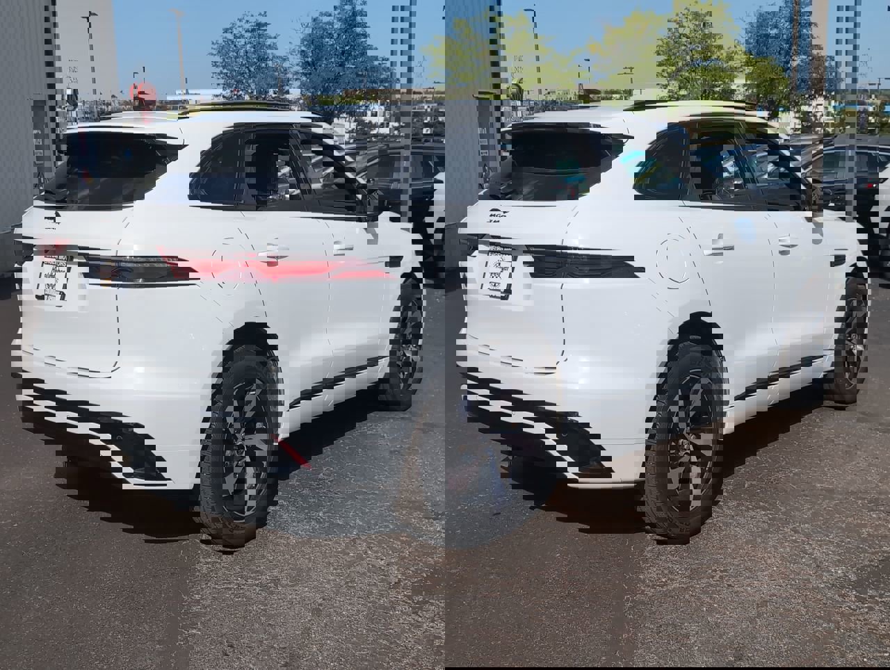 2024 Jaguar F-PACE R-Dynamic S P250 photo 4