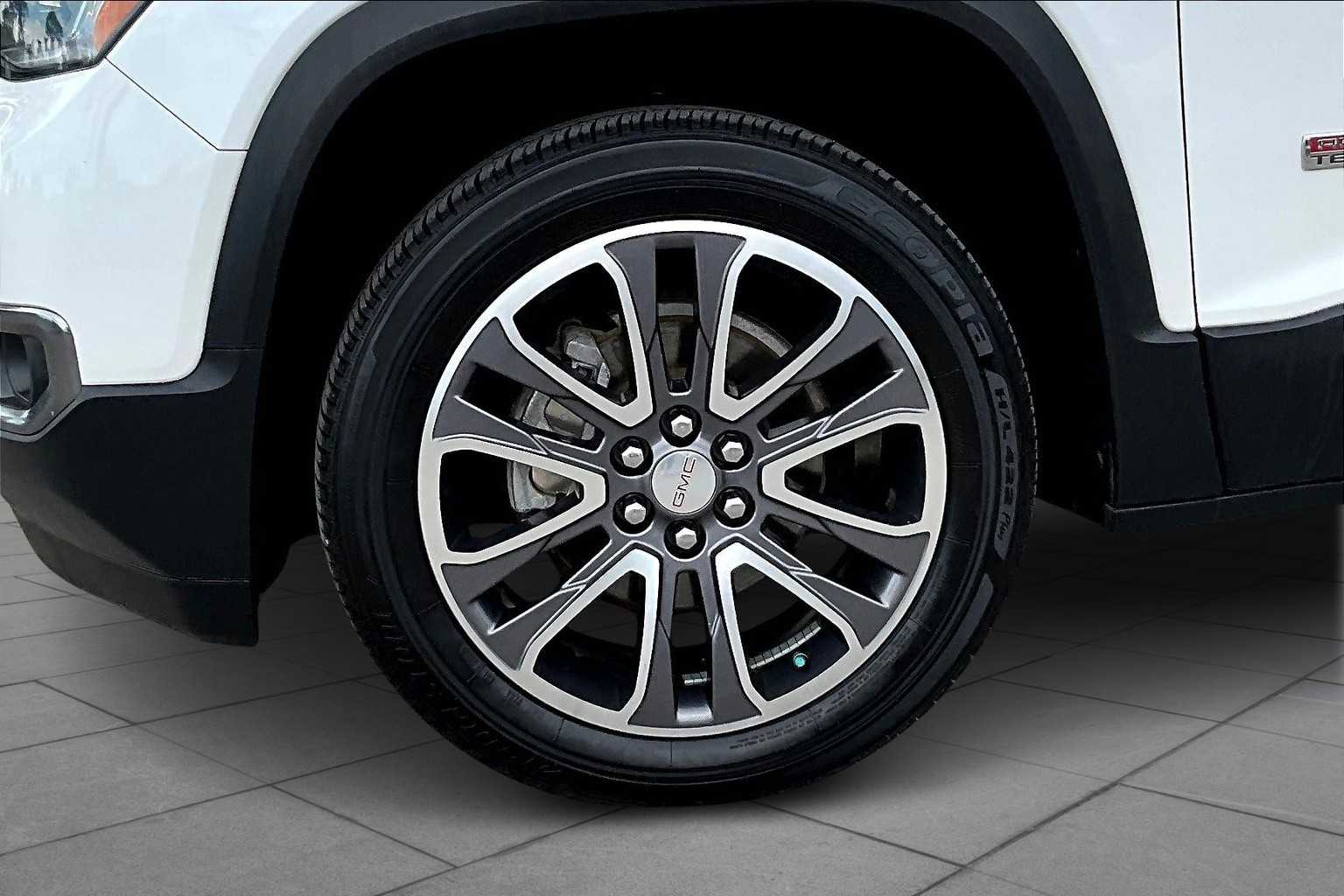 2019 Gmc Acadia SLT photo 9