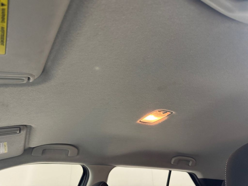 2021 Nissan Kicks S photo 24