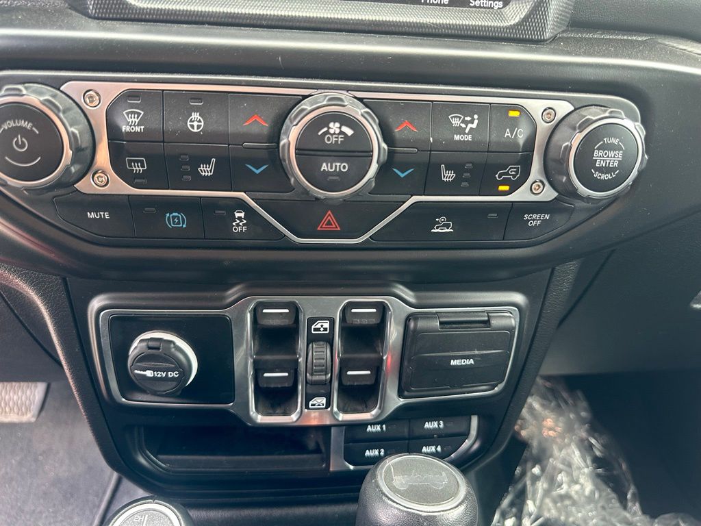 2022 Jeep Wrangler Unlimited Sahara 4xe photo 9