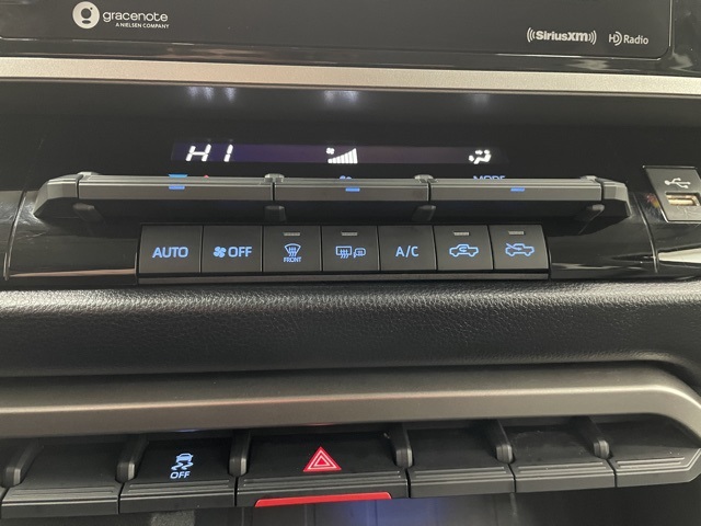 2023 Toyota Tundra CrewMax photo 4