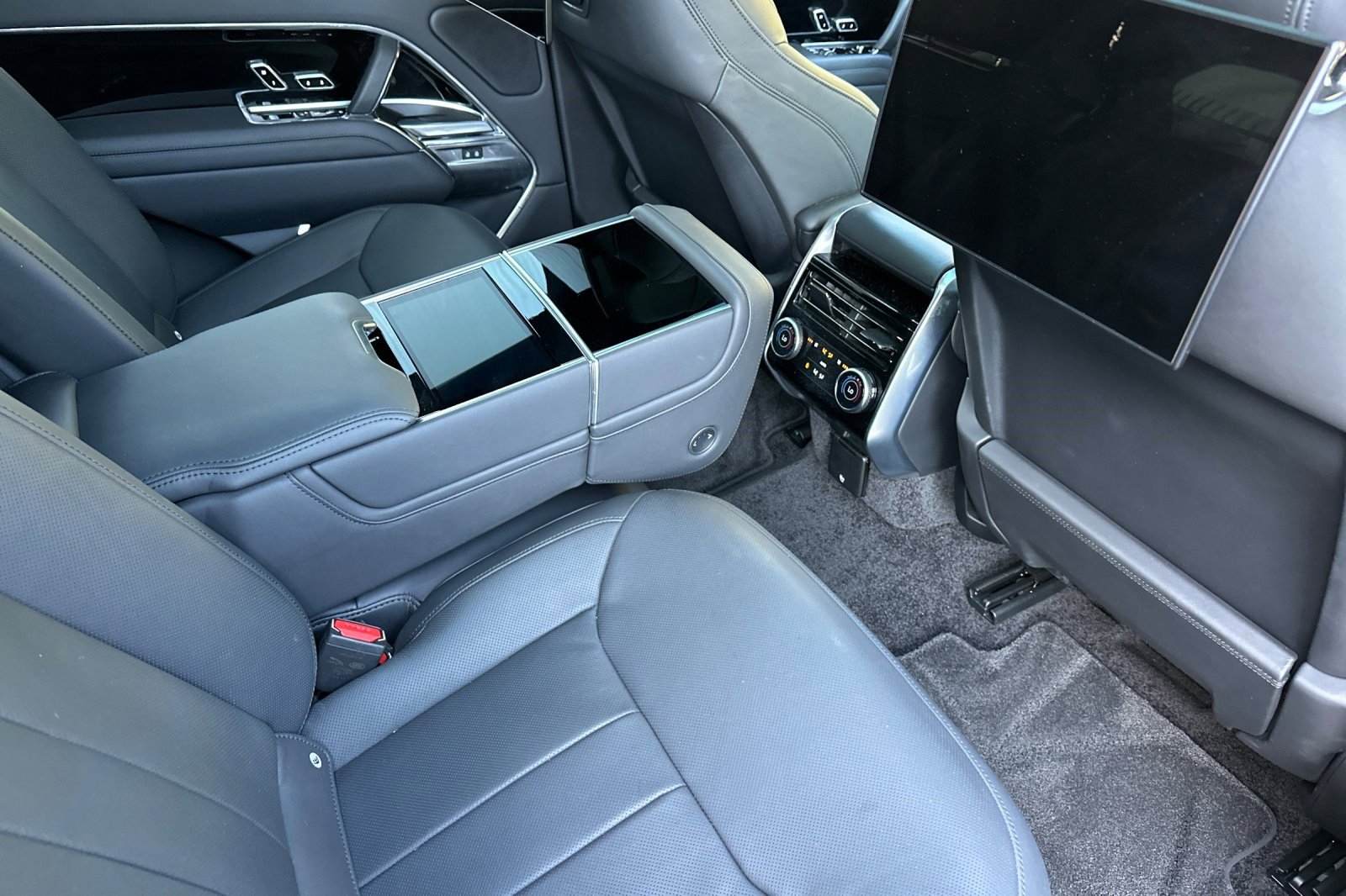 2023 Land Rover Range Rover Autobiography photo 25
