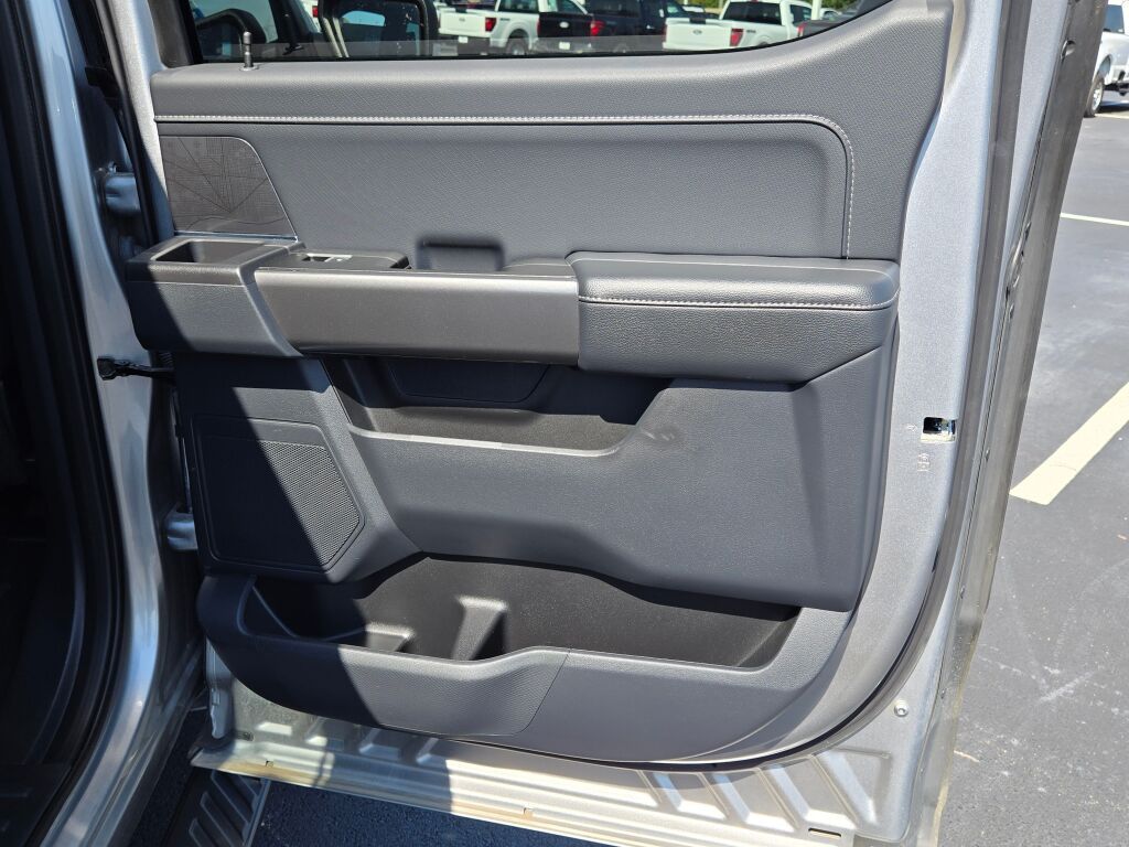 2023 Ford F-150 XLT photo 10