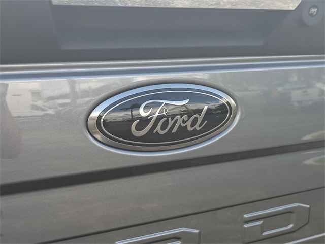 2021 Ford F-350 photo 12