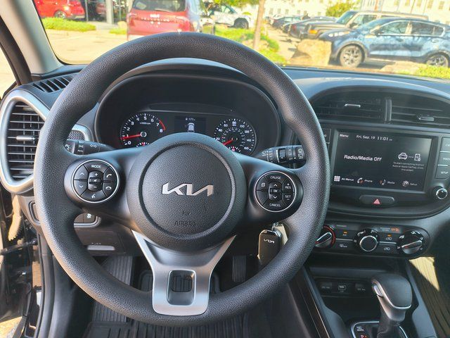 2022 Kia Soul LX photo 8