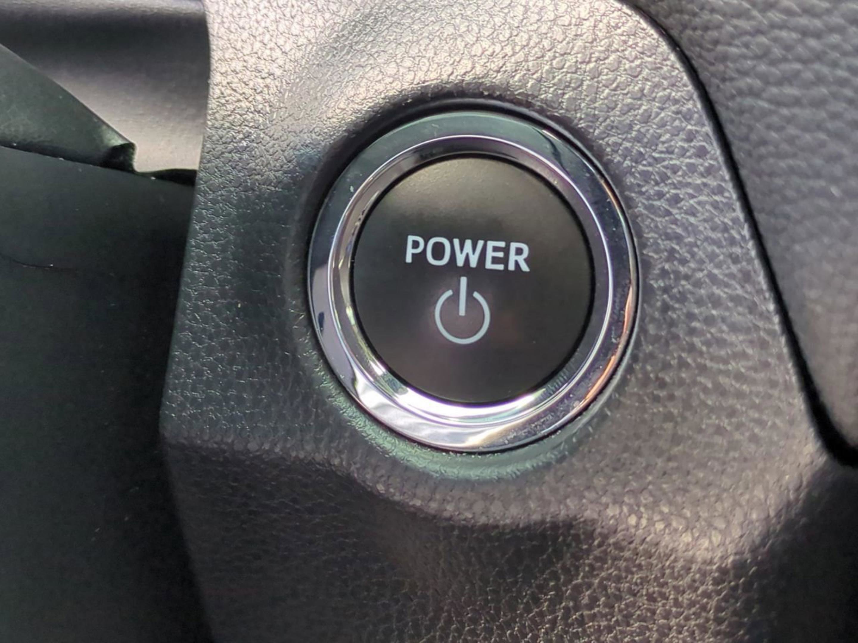 2024 Toyota RAV4 XLE photo 29