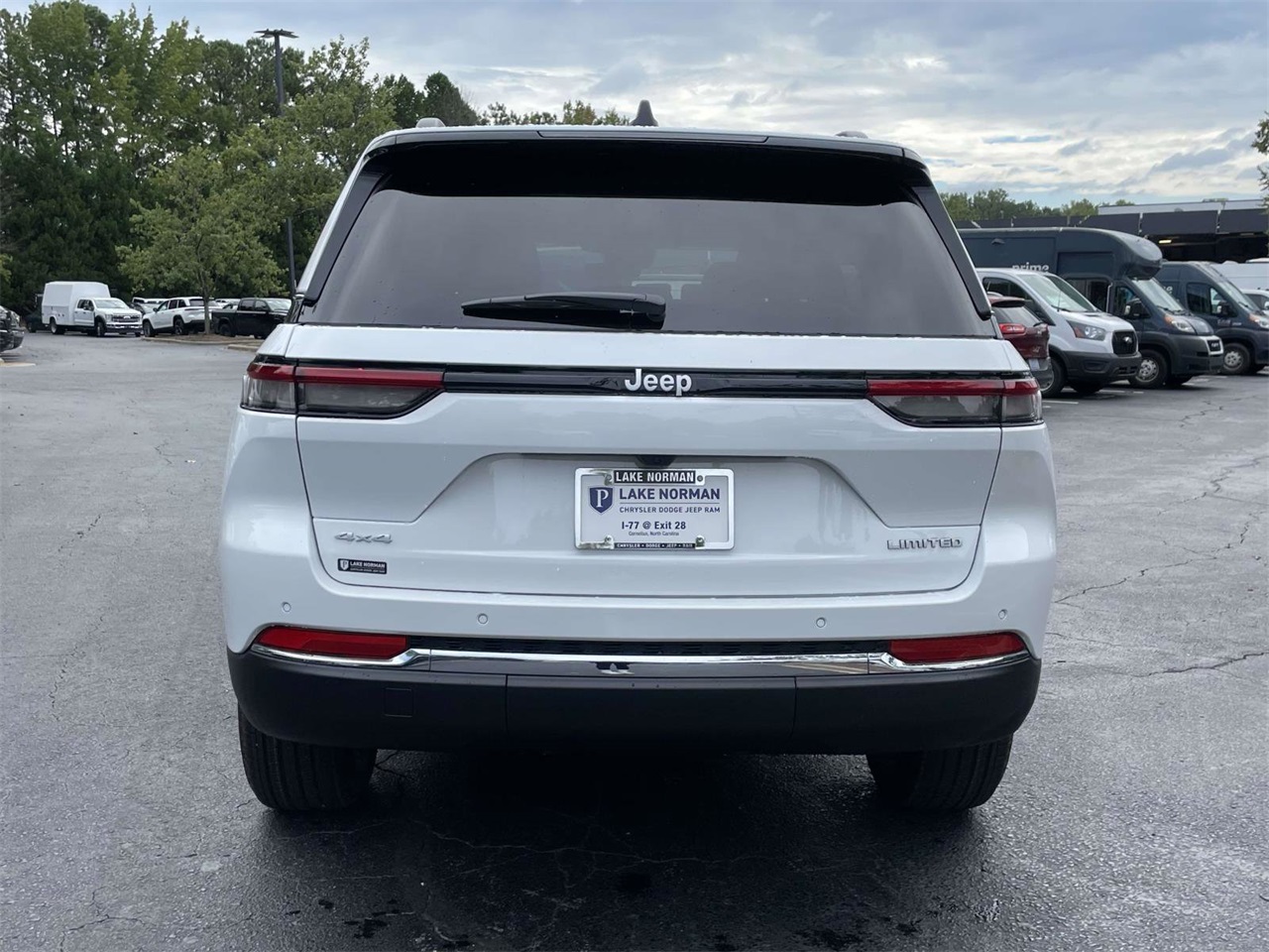2025 Jeep Grand Cherokee Limited photo 3