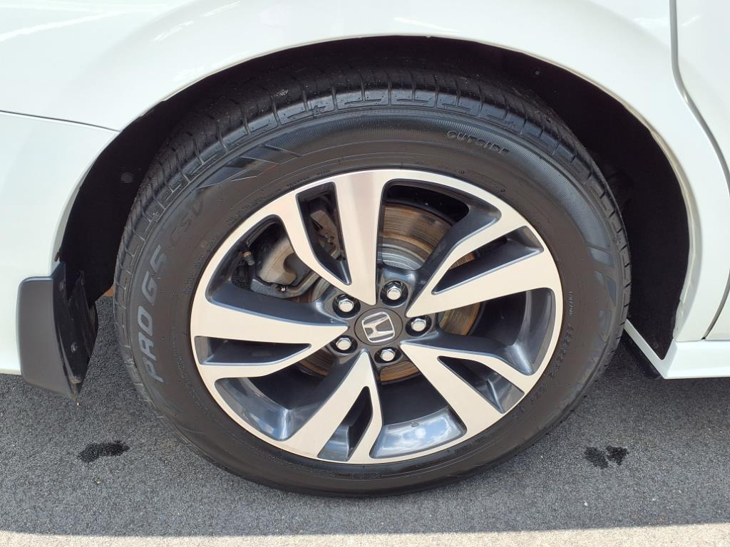 2021 Honda Odyssey Touring photo 23