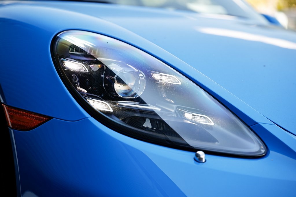 2025 Porsche Cayman photo 19