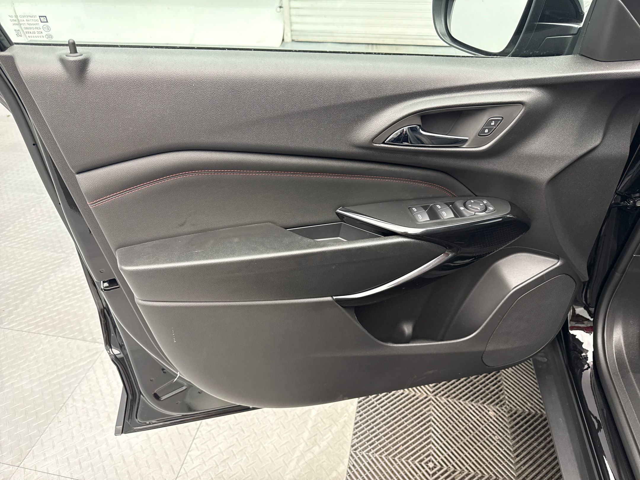 2025 Chevrolet Trax photo 13