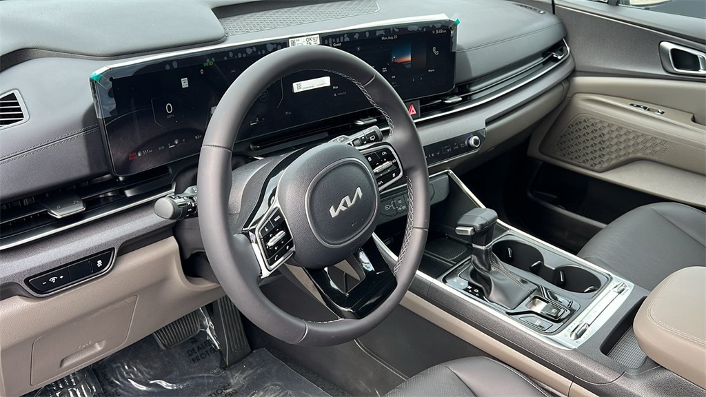 2026 Kia Carnival SX photo 8