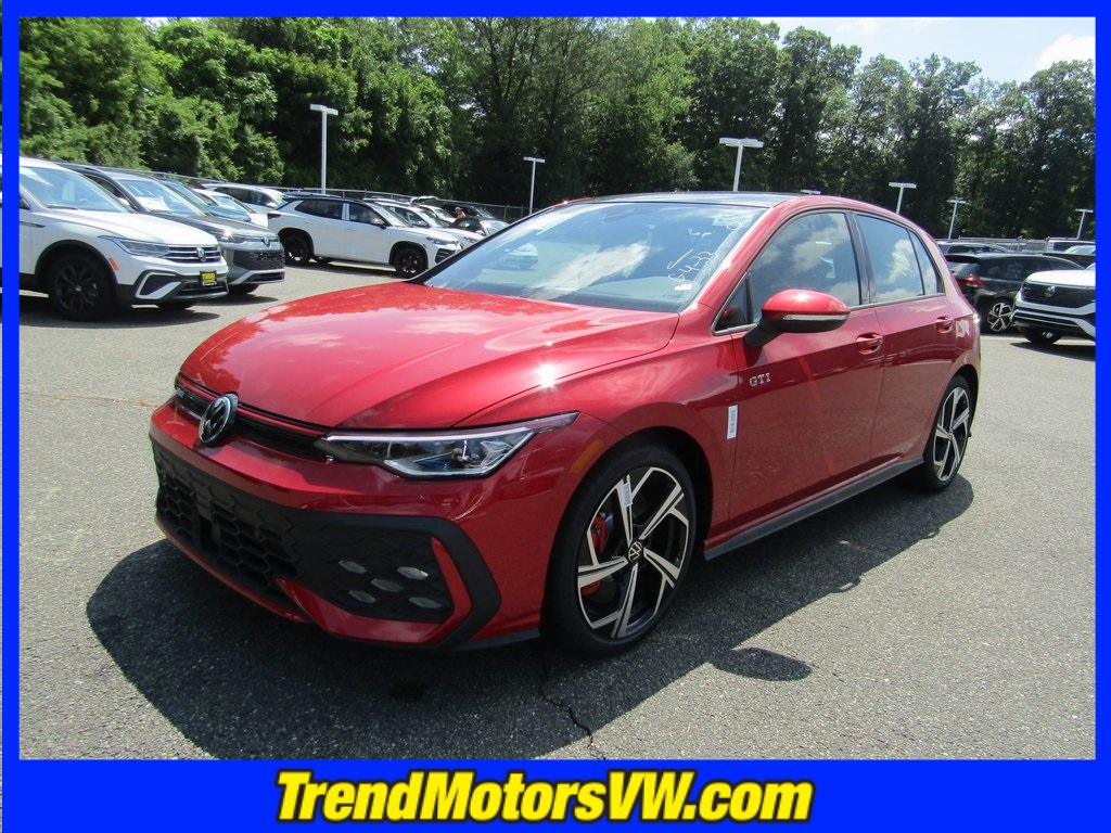 2025 Volkswagen Golf GTI SE photo 3
