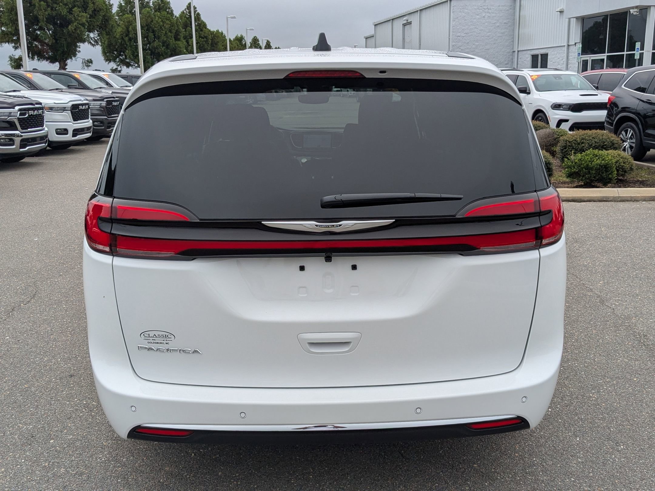 2026 Chrysler Pacifica photo 6