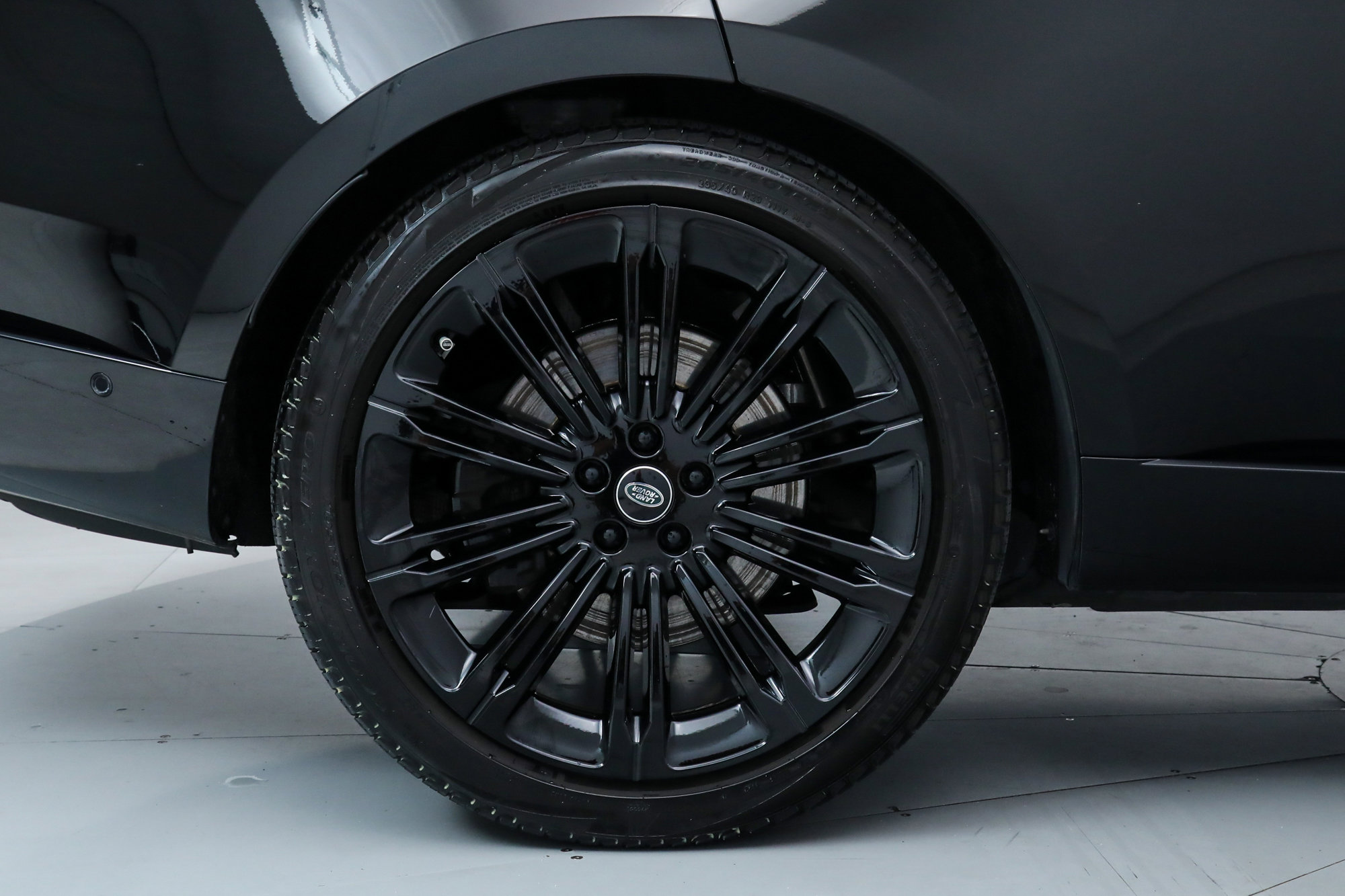 2024 Land Rover Range Rover SE photo 14