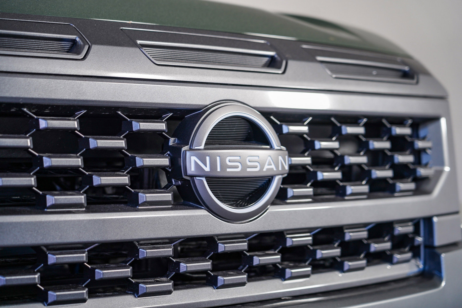 2025 Nissan Frontier Crew Cab SV photo 3