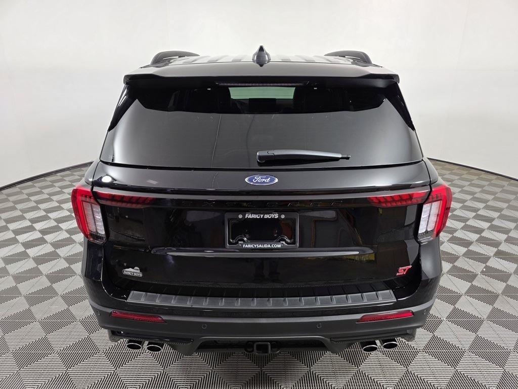 2025 Ford Explorer ST photo 4