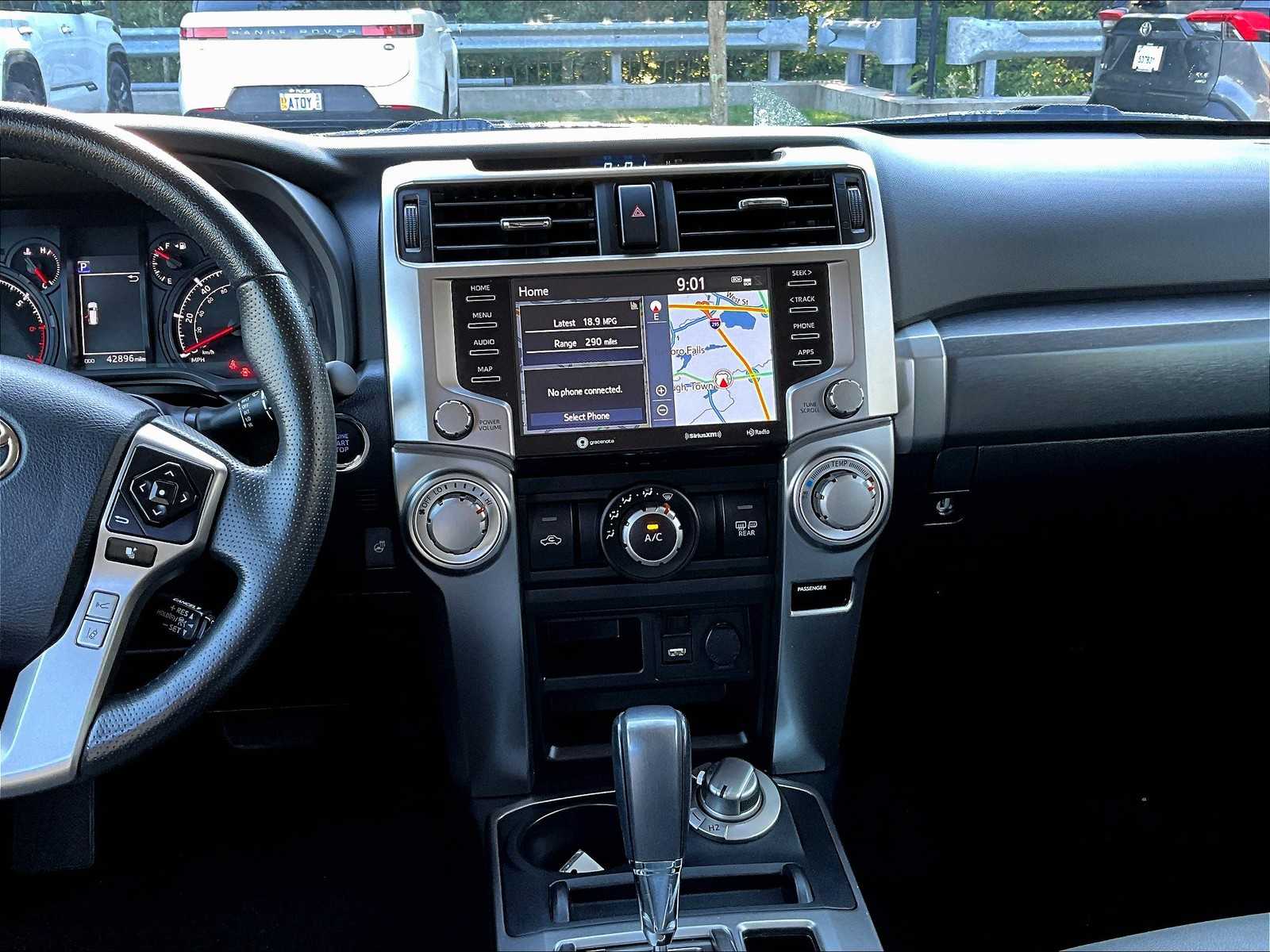 2024 Toyota 4Runner SR5 Premium photo 18