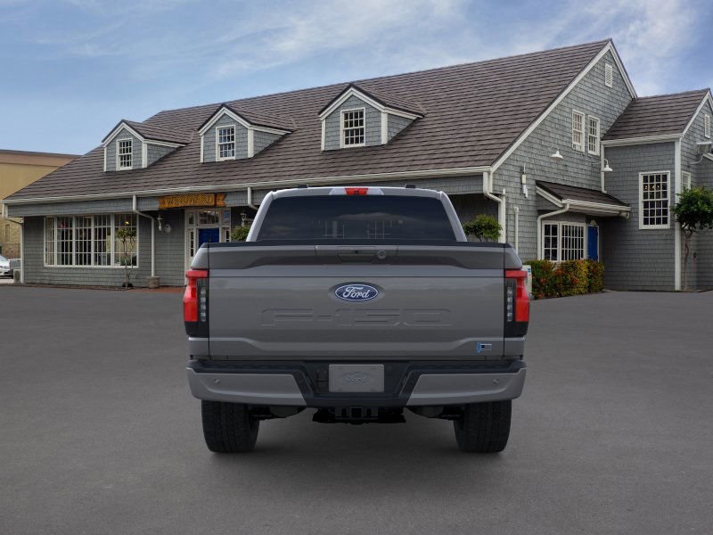 2025 Ford F-150 Lightning photo 3