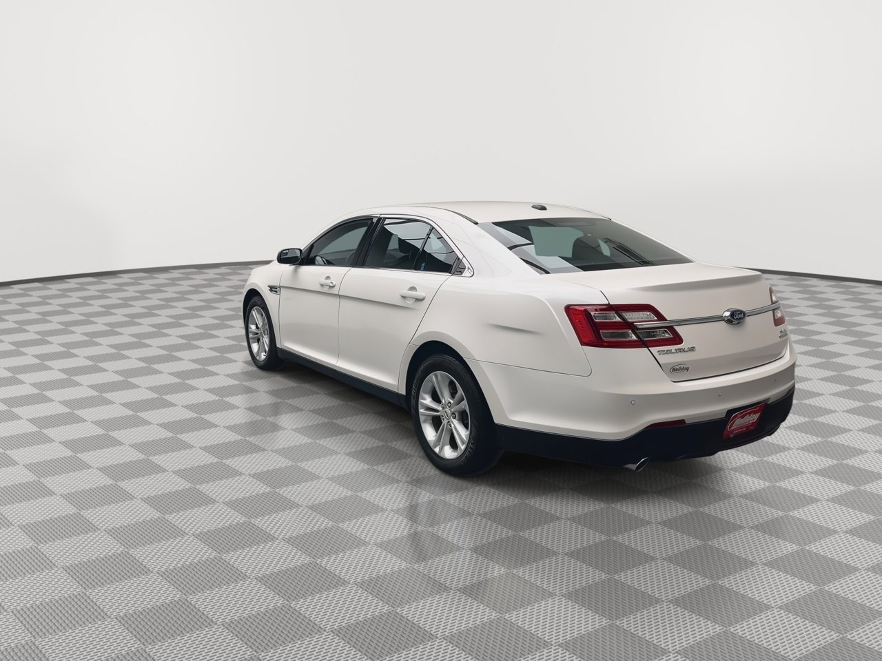 2019 Ford Taurus SEL photo 2