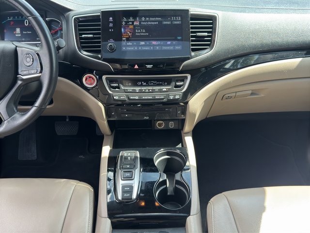 2022 Honda Pilot Touring photo 18
