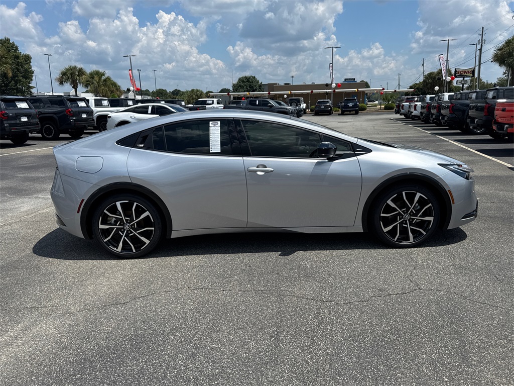 2025 Toyota Prius Plug-in Hybrid XSE photo 2
