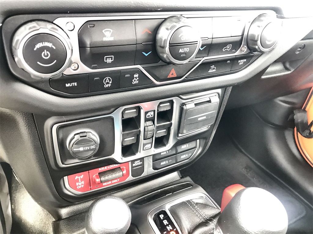 2025 Jeep Gladiator Mojave photo 17
