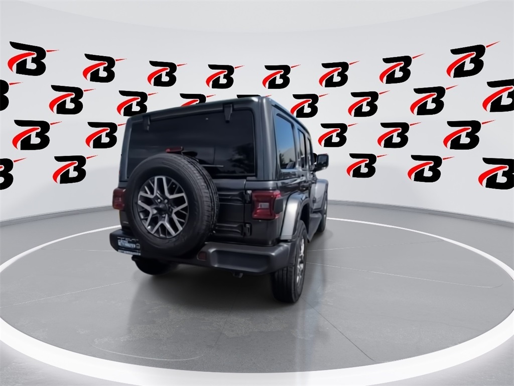 2025 Jeep Wrangler Sahara photo 7