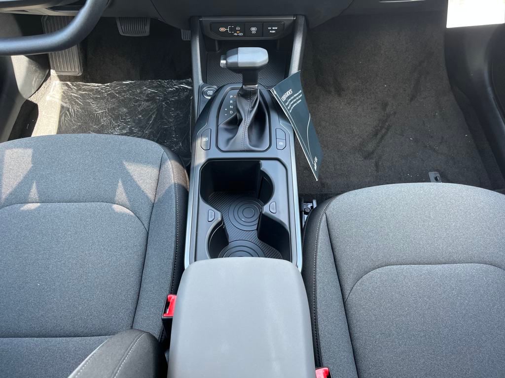 2025 Kia K4 LXS photo 28